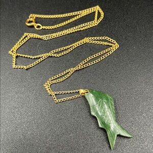 Vintage Carved Jade Fish Pendant on a 25” Gold Tone Necklace
